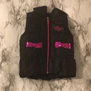 Used size 3t baby enyce sleeveless jacket
